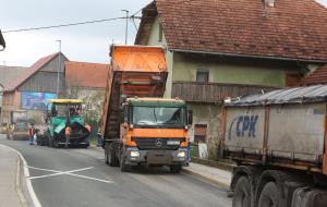 ASFALTIRANJE UNEC 06 FOTO LJUBO VUKELIČ